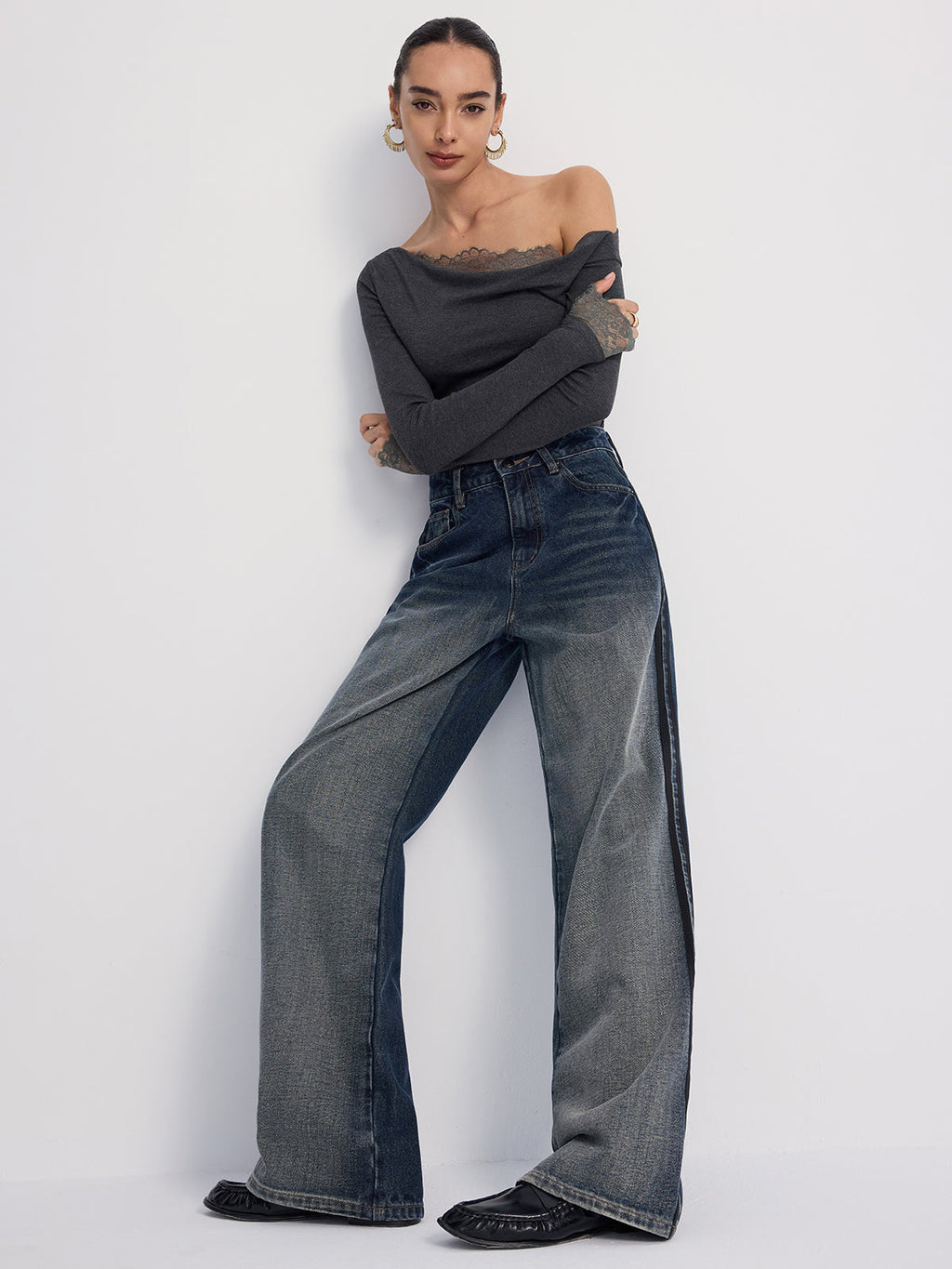 Weite Jeans aus verwaschenem Denim