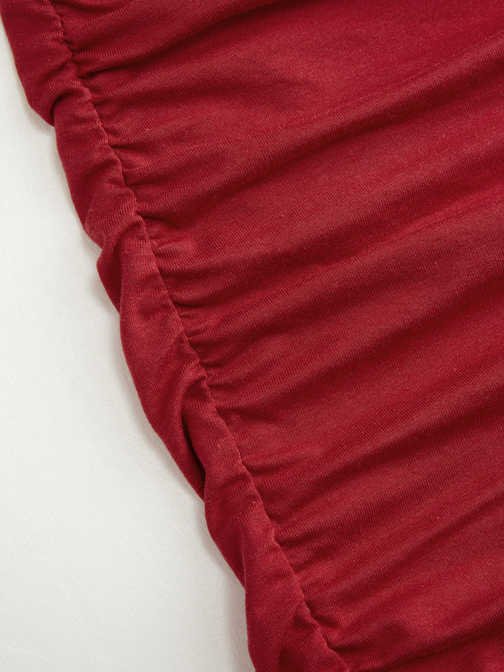 Mini-robe drapée et froncée dos nu