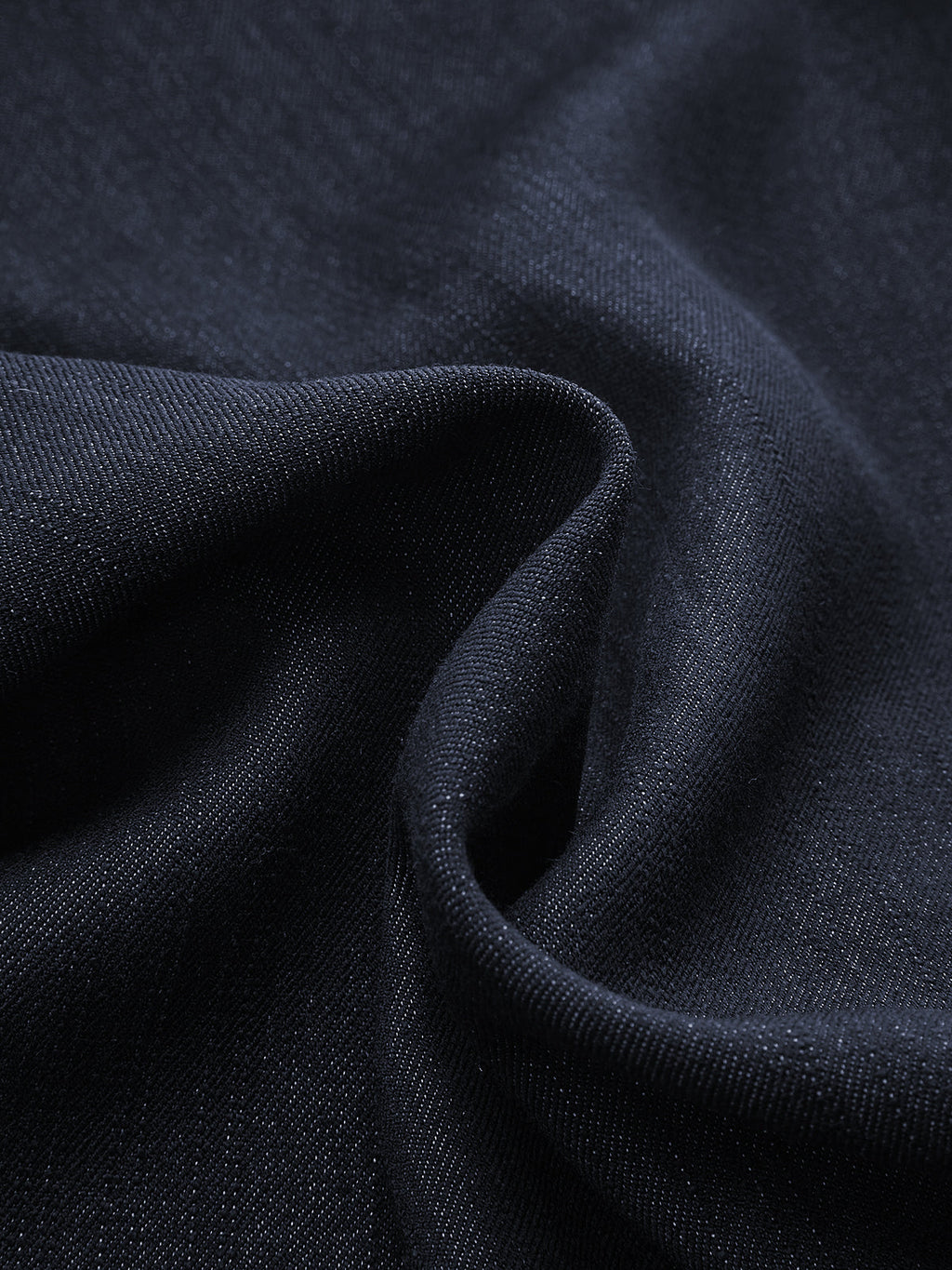Pantalon ample à boucle asymétrique