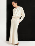 Satin-Maxikleid mit langen Ärmeln und Falten in der Taille
