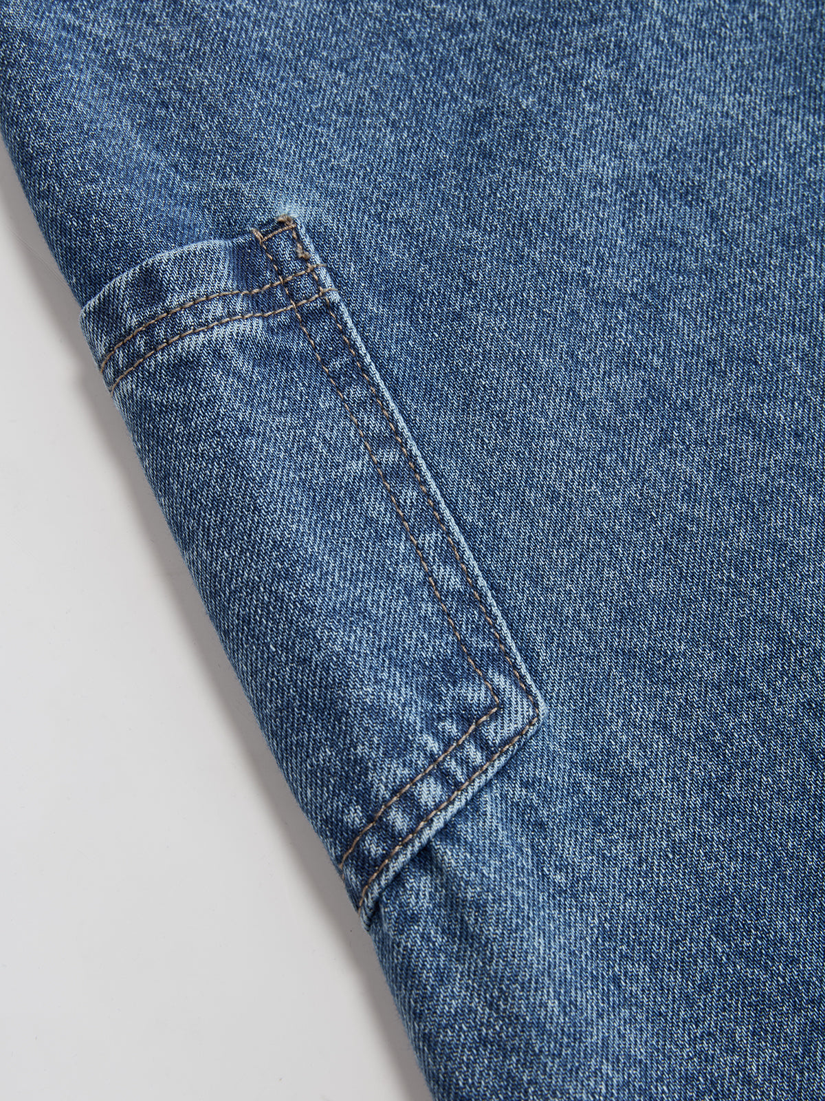 Jeans mit überkreuztem Bund und weitem Bein