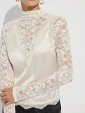 Satinbluse mit Stehkragen und Spitze