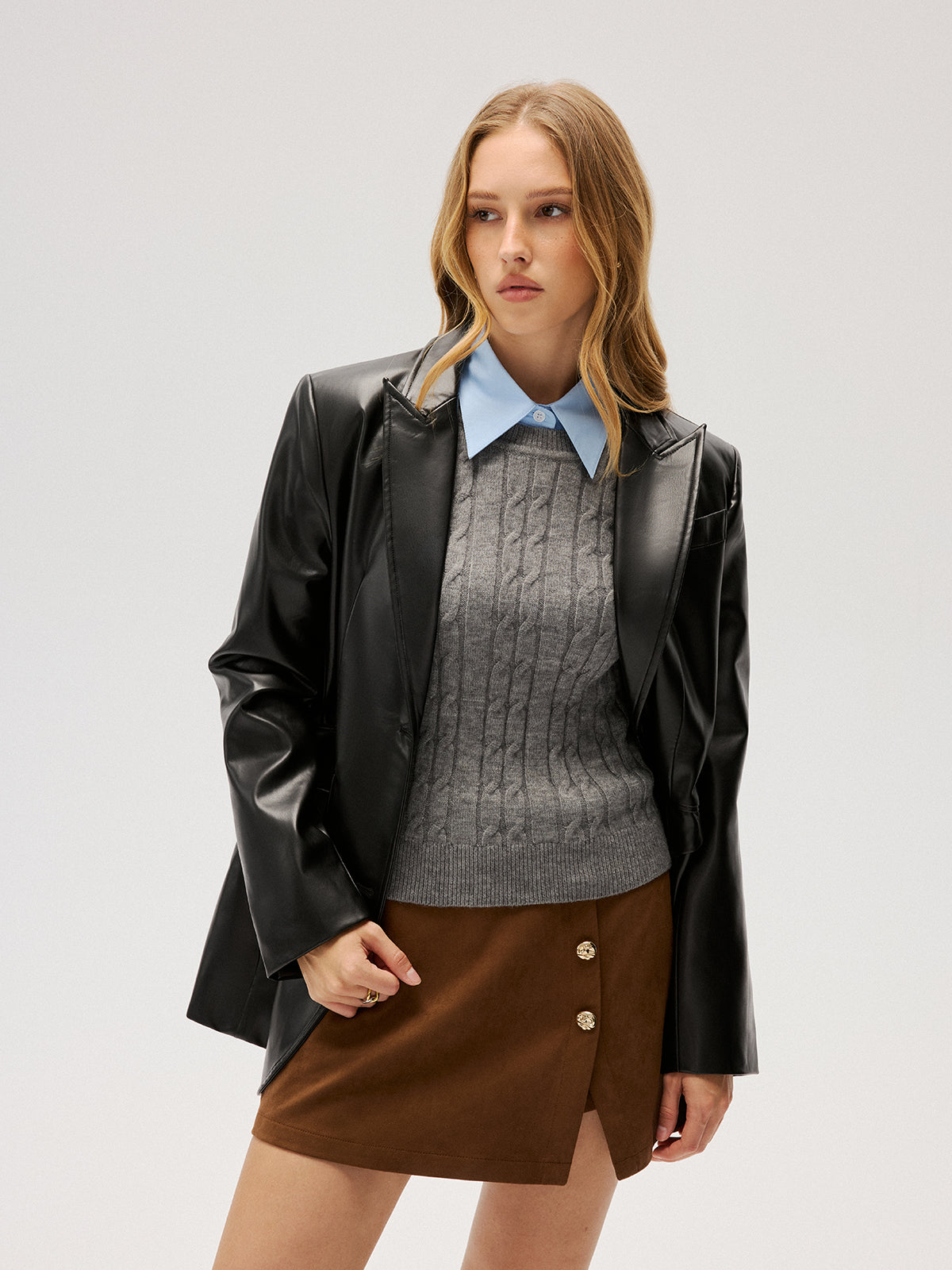 2-in-1 Kontrast-Rollkragenpullover mit Zopfmuster