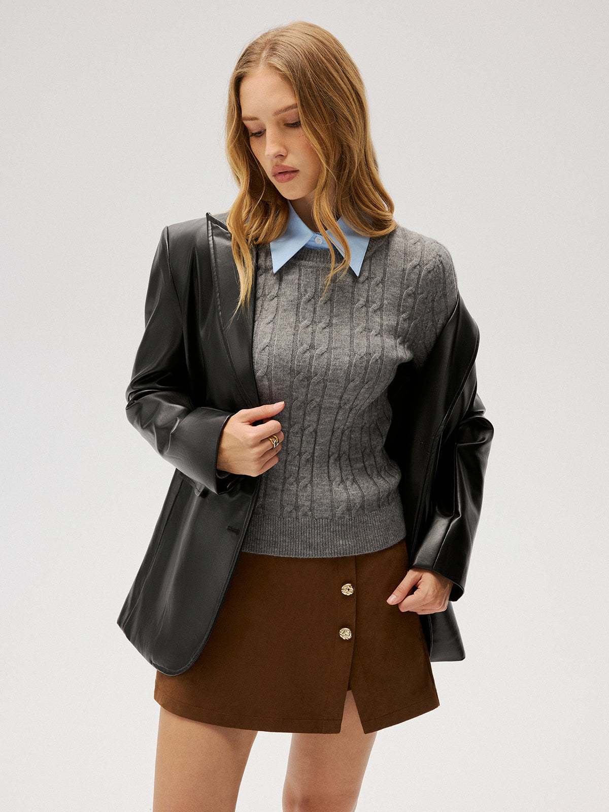 2-in-1 Kontrast-Rollkragenpullover mit Zopfmuster