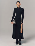 Geripptes Maxikleid mit seitlichem Knopfschlitz