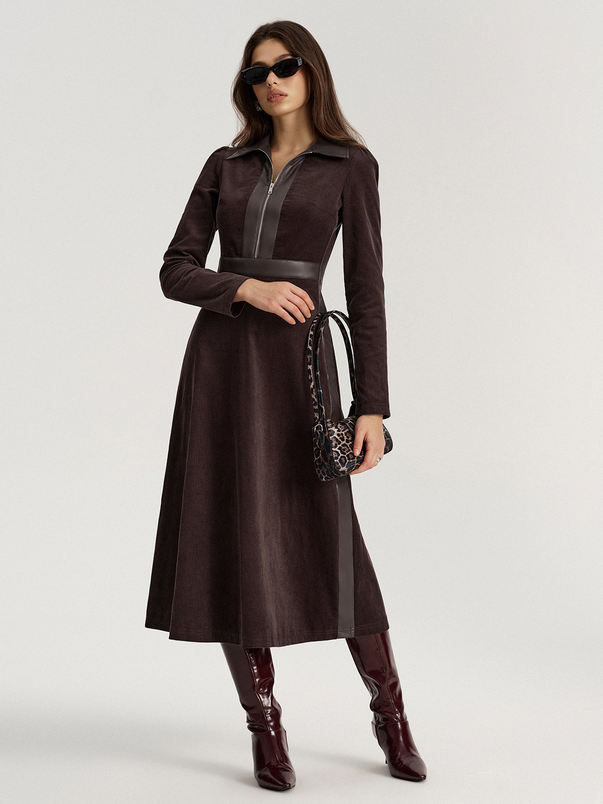 Midikleid aus Kord mit Kunstlederpaneelen
