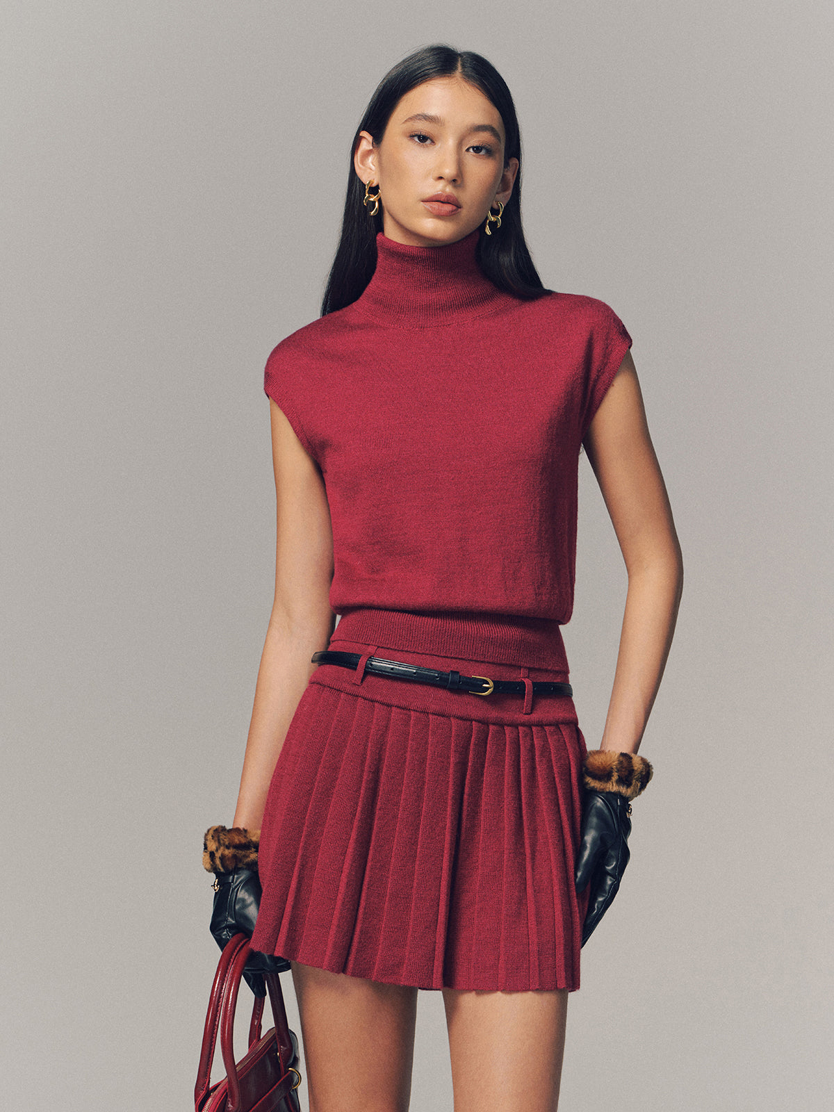 Ensemble Top Col Roulé & Mini-Jupe Plissée avec Ceinture