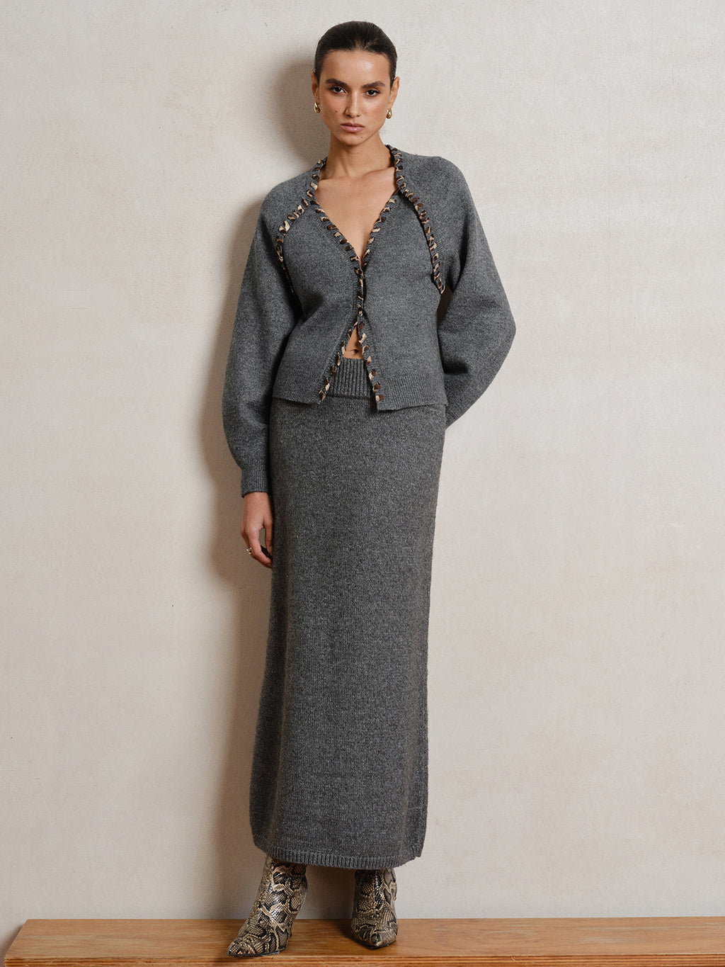 Schnürbesatz V-Ausschnitt Cardigan