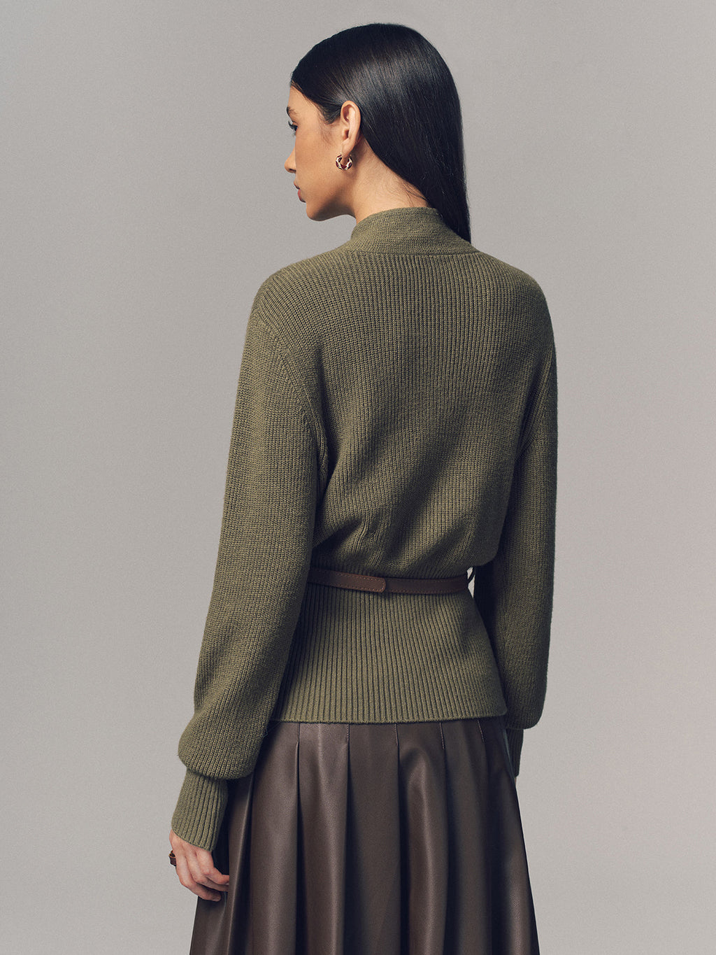 Gilet long en maille ceinturé à col noué