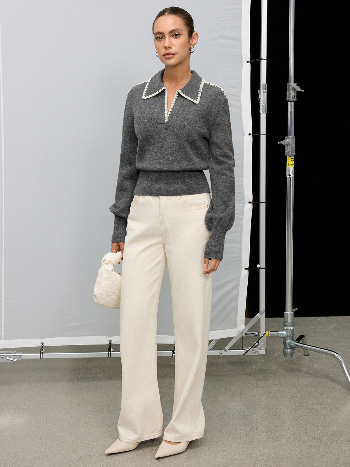 Polo en tricot avec broderie contrastante