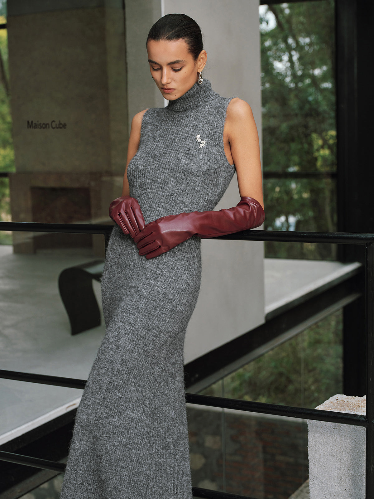 Ärmelloses Rollkragen-Strickkleid aus Wollmischung