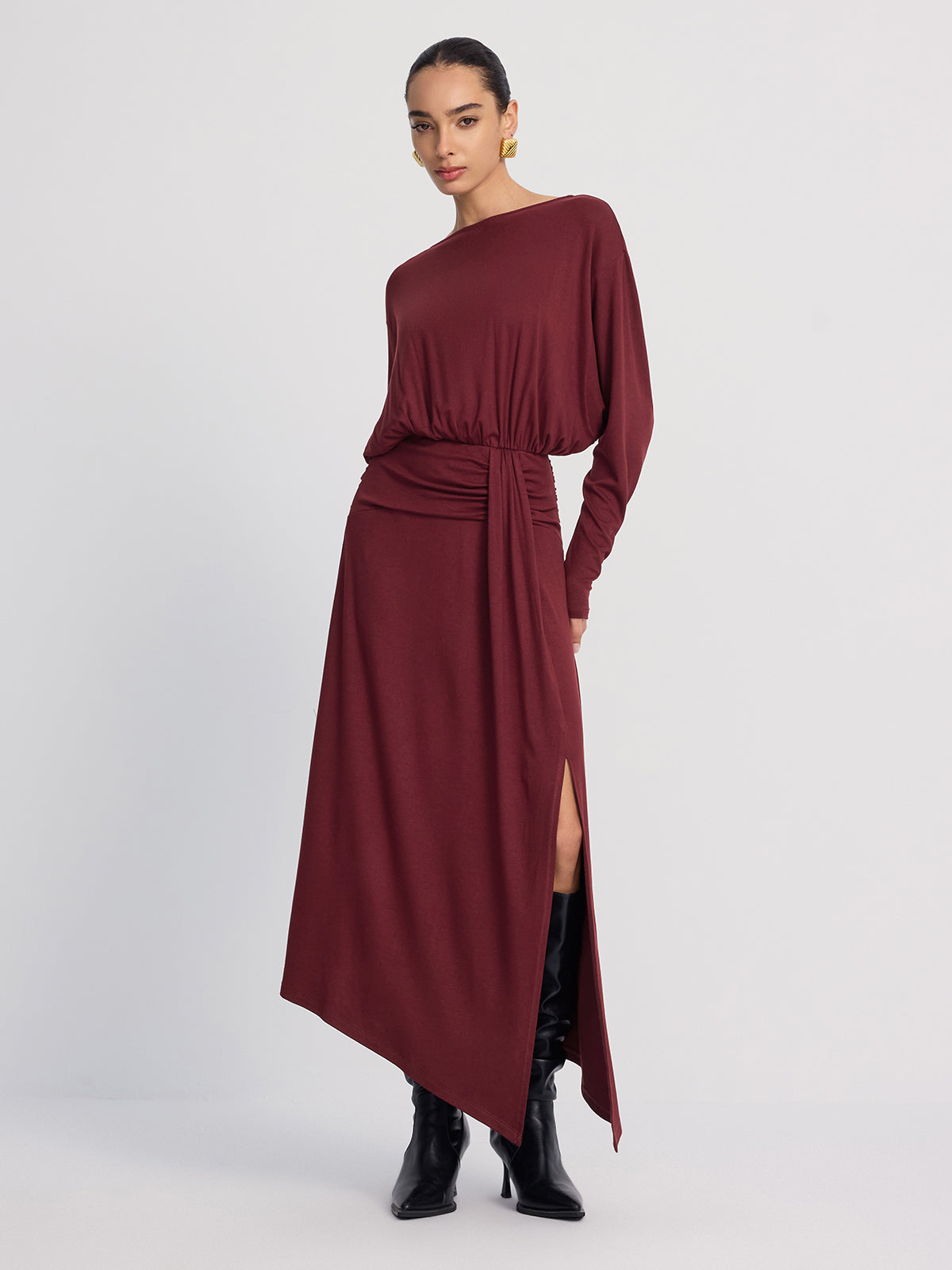 Robe longue fendue drapée à manches longues