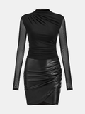 Minikleid aus Kunstleder mit gerafftem Mesh-Einsatz