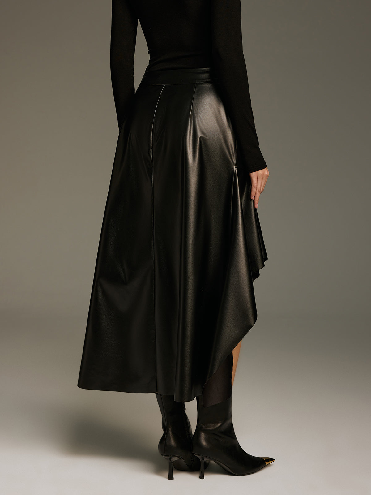 Jupe asymétrique en similicuir sans ceinture