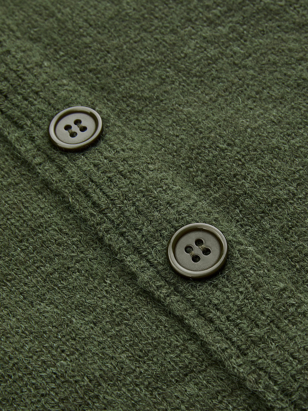 Pull en maille à taille cintrée avec écharpe