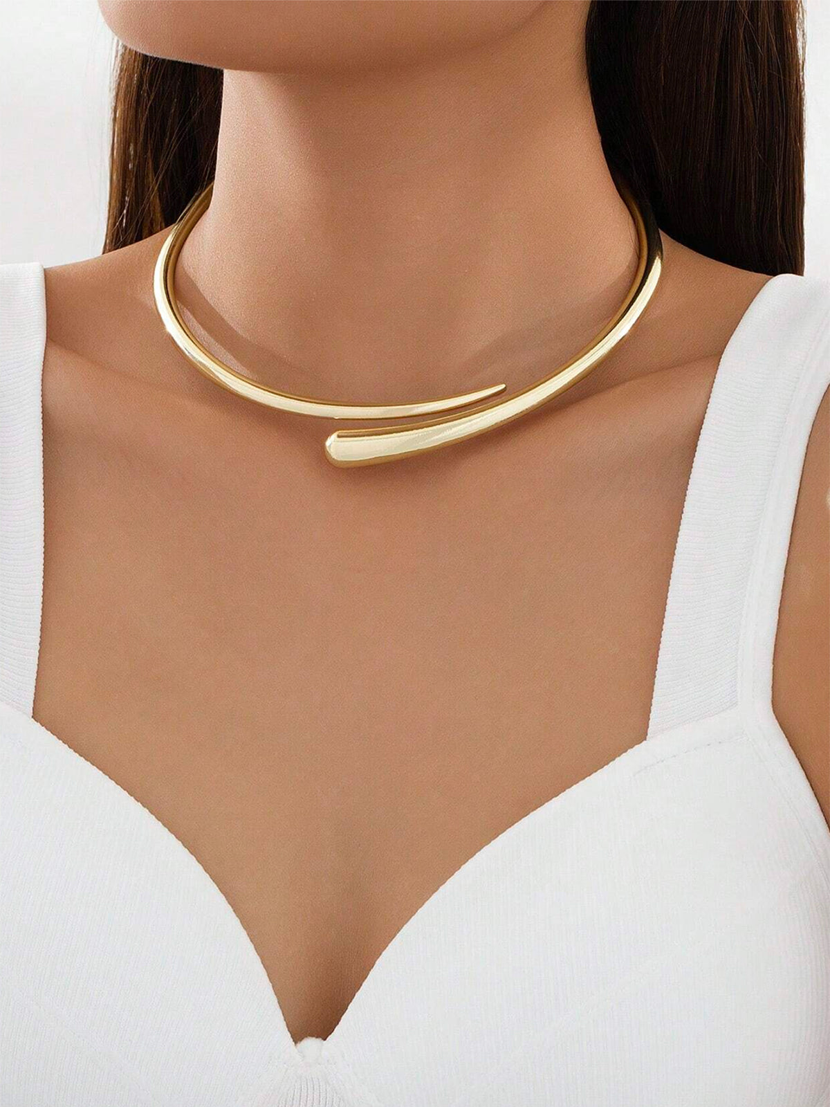 Goldfarbenes offenes Halsband