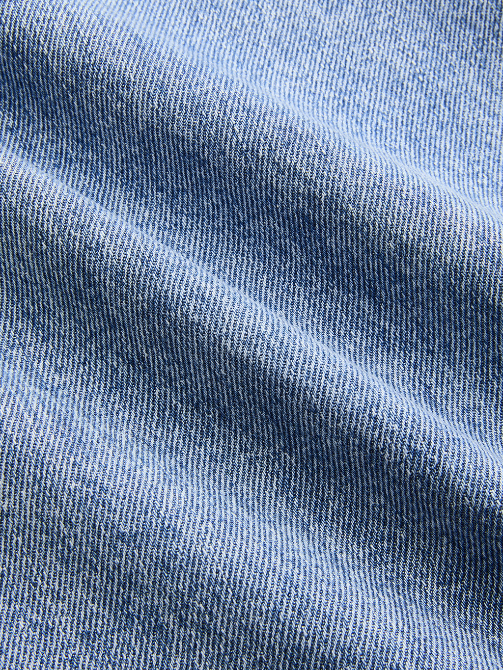 Jeans mit doppelter Bundfalte und weitem Bein