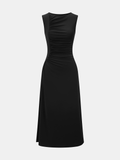 Robe longue asymétrique sans manches avec fronces