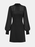 Mini-robe trapèze en mousseline de soie transparente avec empiècements