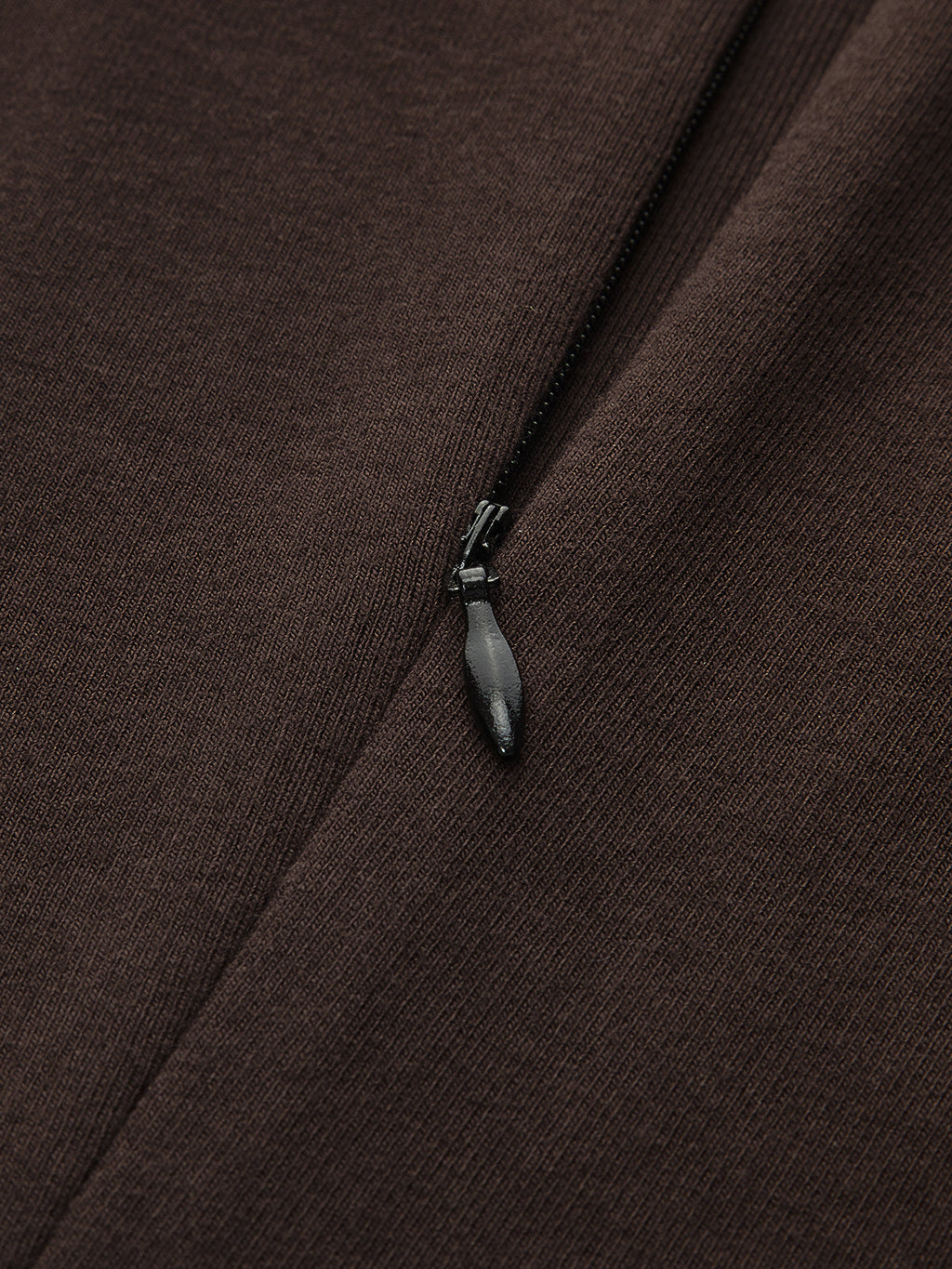 Robe sans manches à empiècements en similicuir et fronces