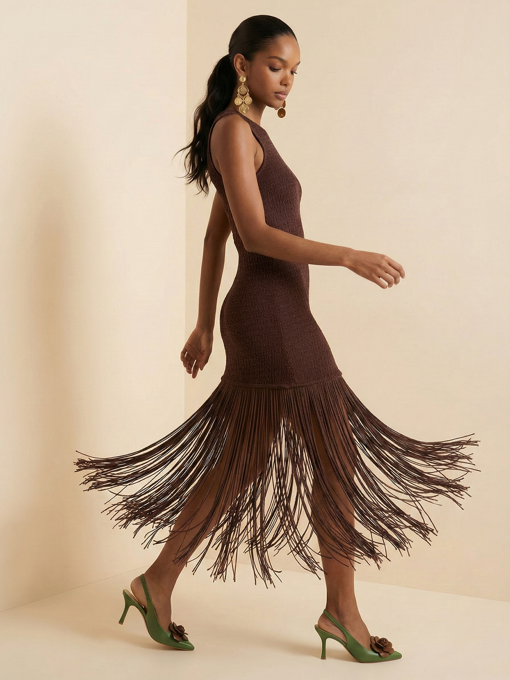Robe midi sans manches à ourlet frangé et dos nu