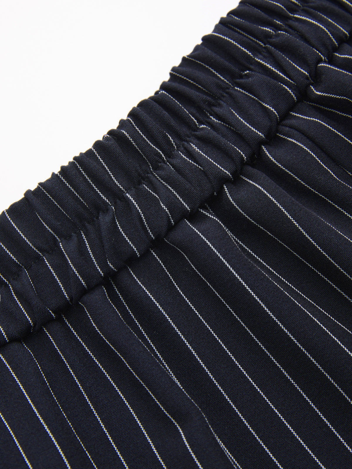 Ensemble top cache-cœur et pantalon large à fines rayures