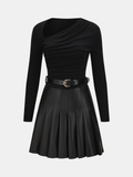 Mini-robe asymétrique froncée en similicuir plissé