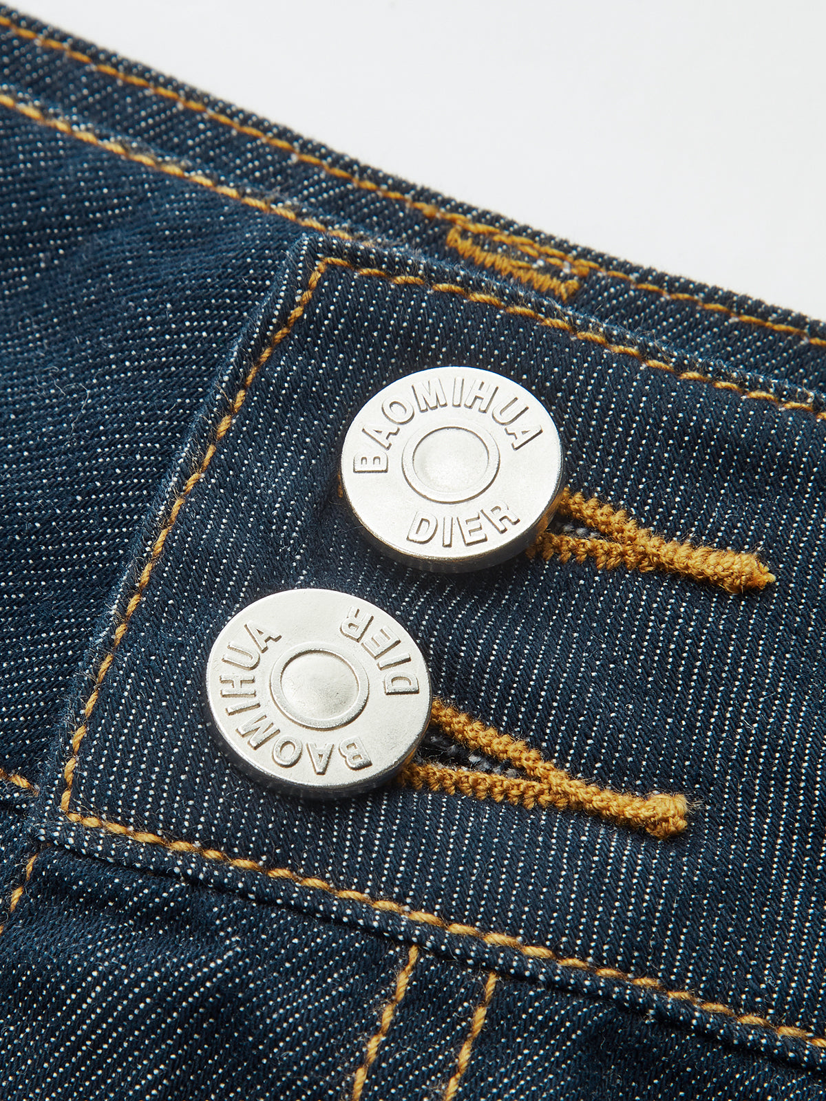 Mid-Waist Pleated Wide-Leg Jeans