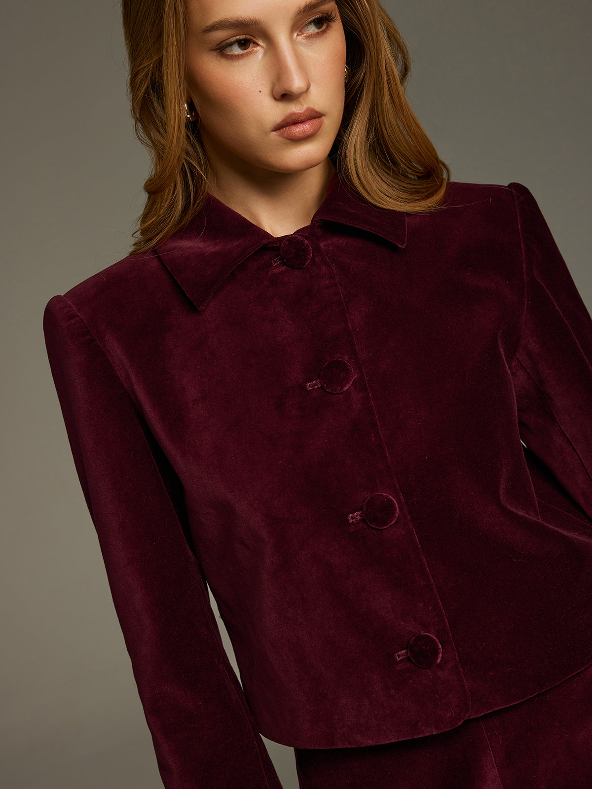 Samtjacke mit Knopfleiste