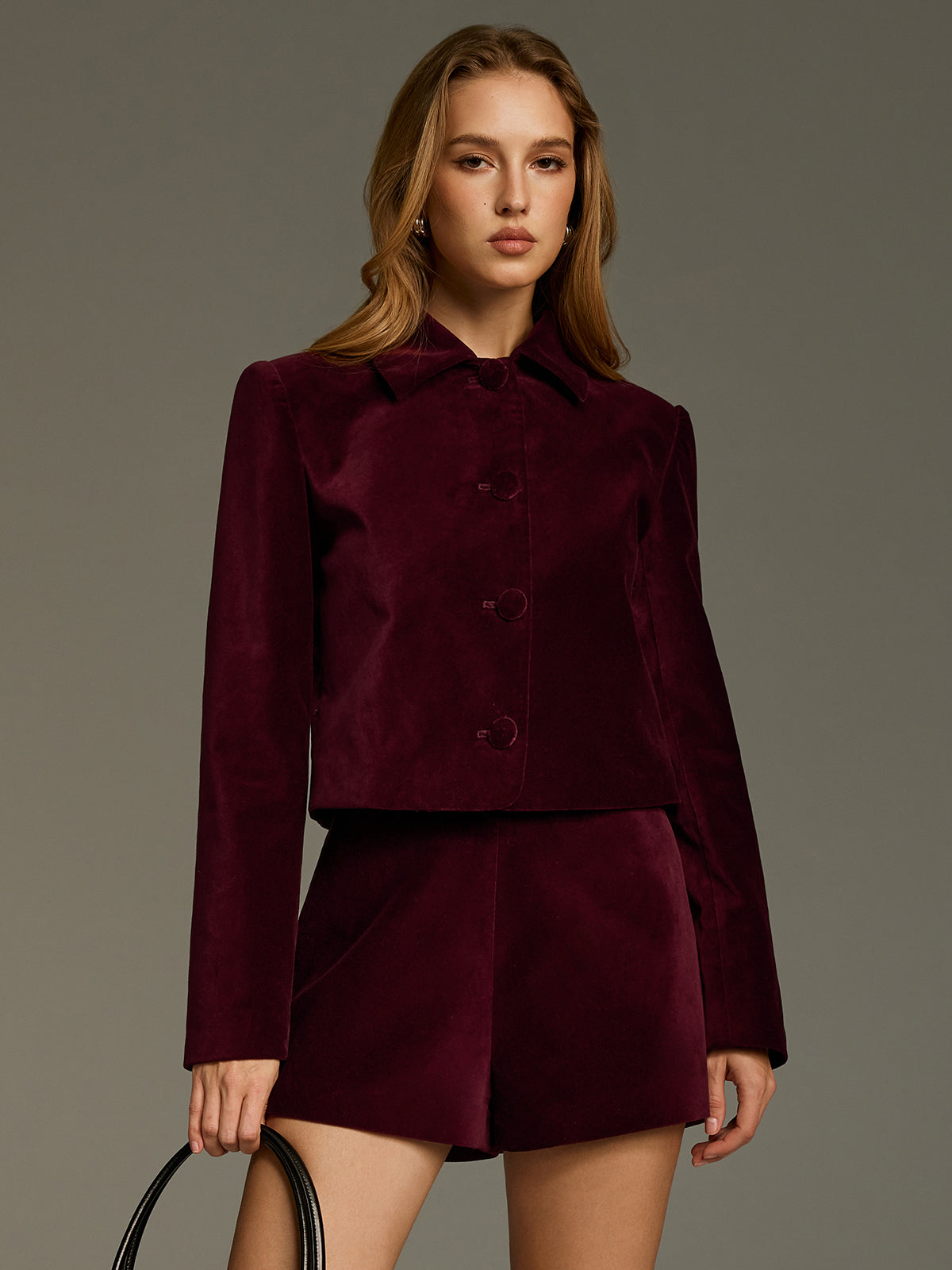 Samtjacke mit Knopfleiste