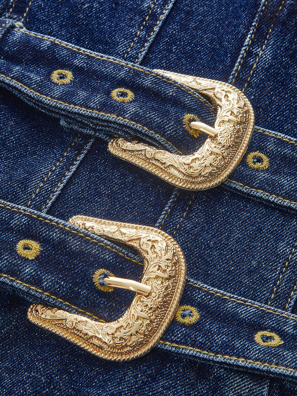 Jeanskleid mit doppelter Schnalle