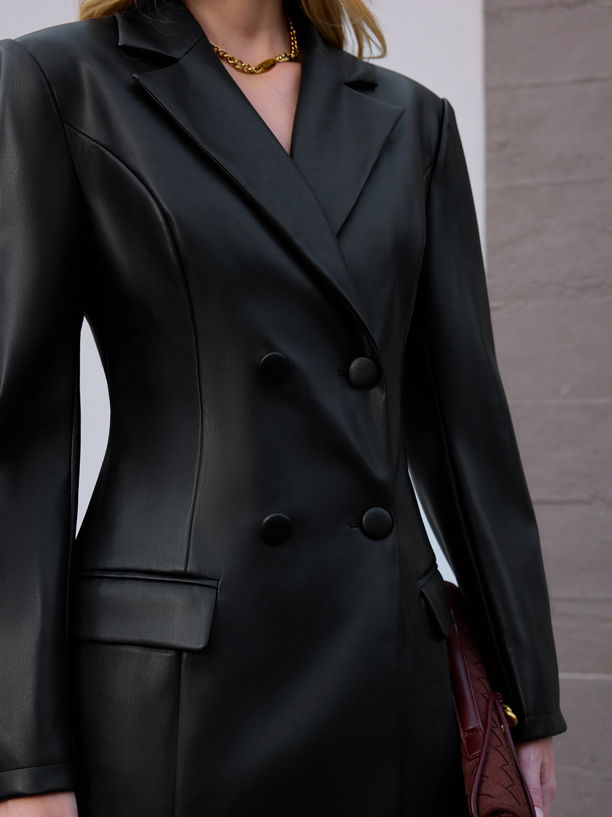 Doppelreihiger Blazer aus Kunstleder