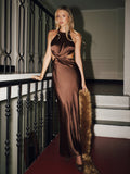 Satin-Maxikleid mit Rückenausschnitt