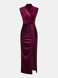 Ärmelloses Samt-Maxikleid mit Rollkragen und Seitenschlitz