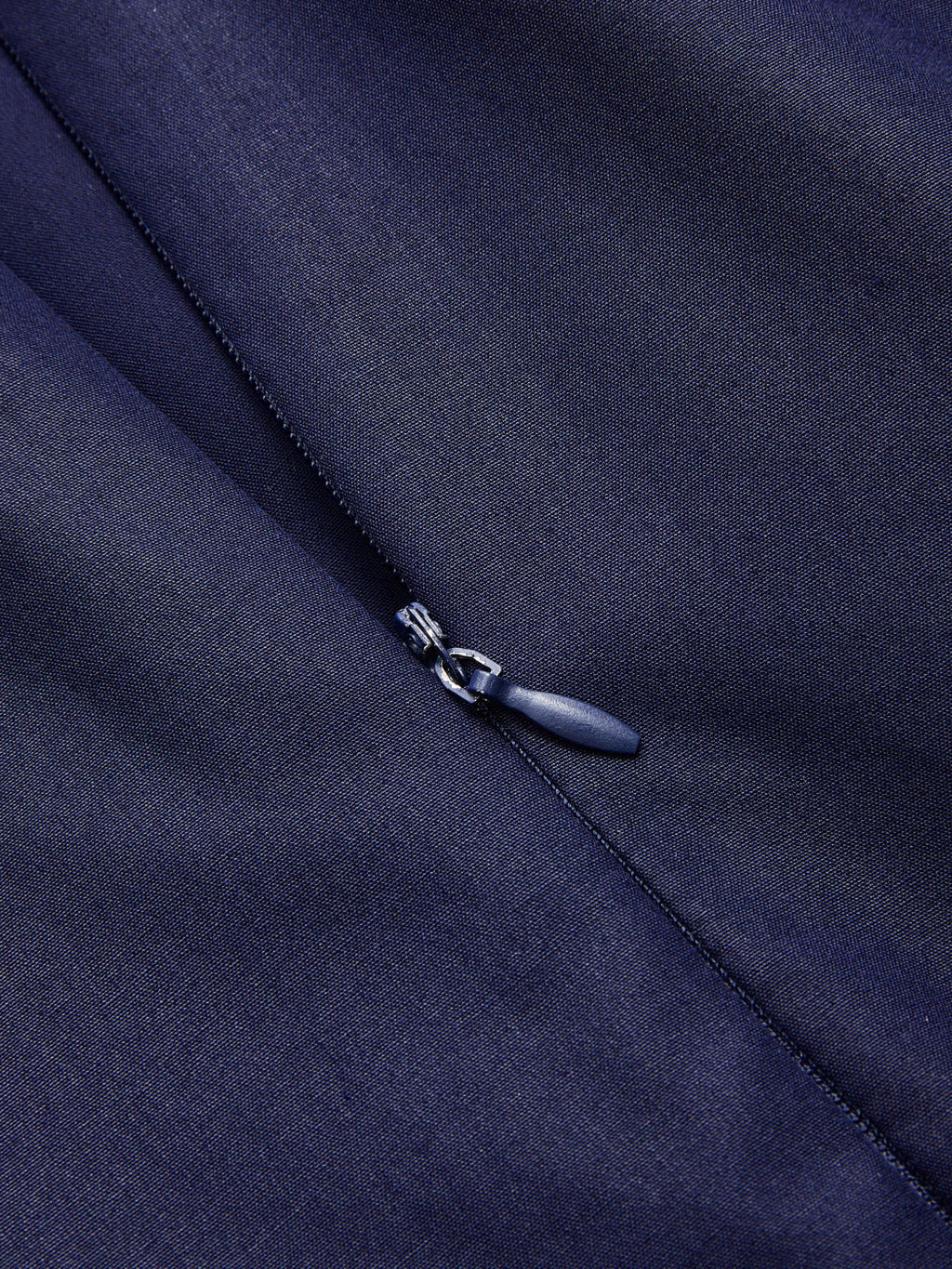 Robe longue sans manches ceinturée à col noué
