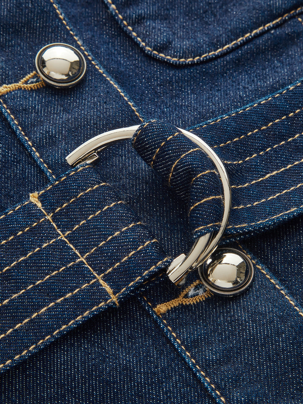 Gilet sans manches en jean ceinturé