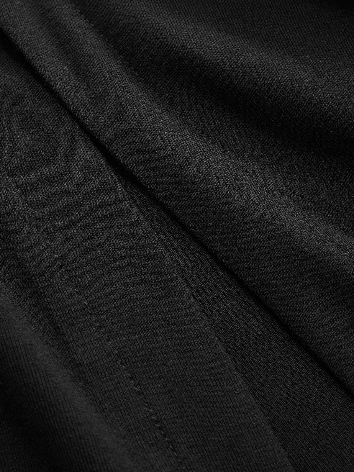 Robe à manches courtes froncée sur le côté avec boutons décoratifs