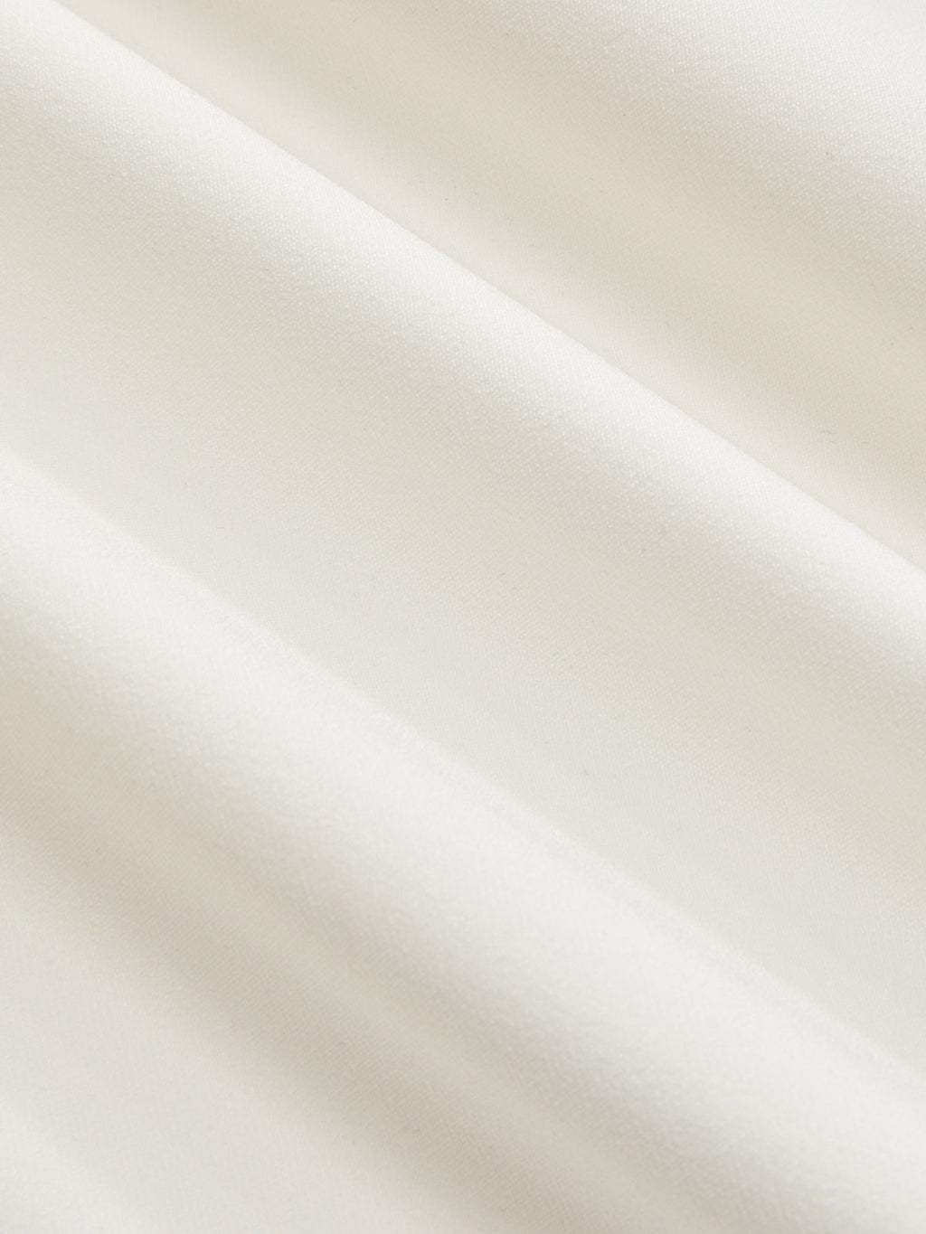 Ärmelloses Mini-Plisseekleid mit Kettendetail