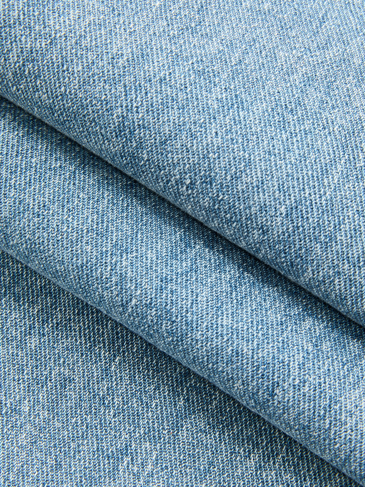 Cargo-Jeans mit gebogenem Bein