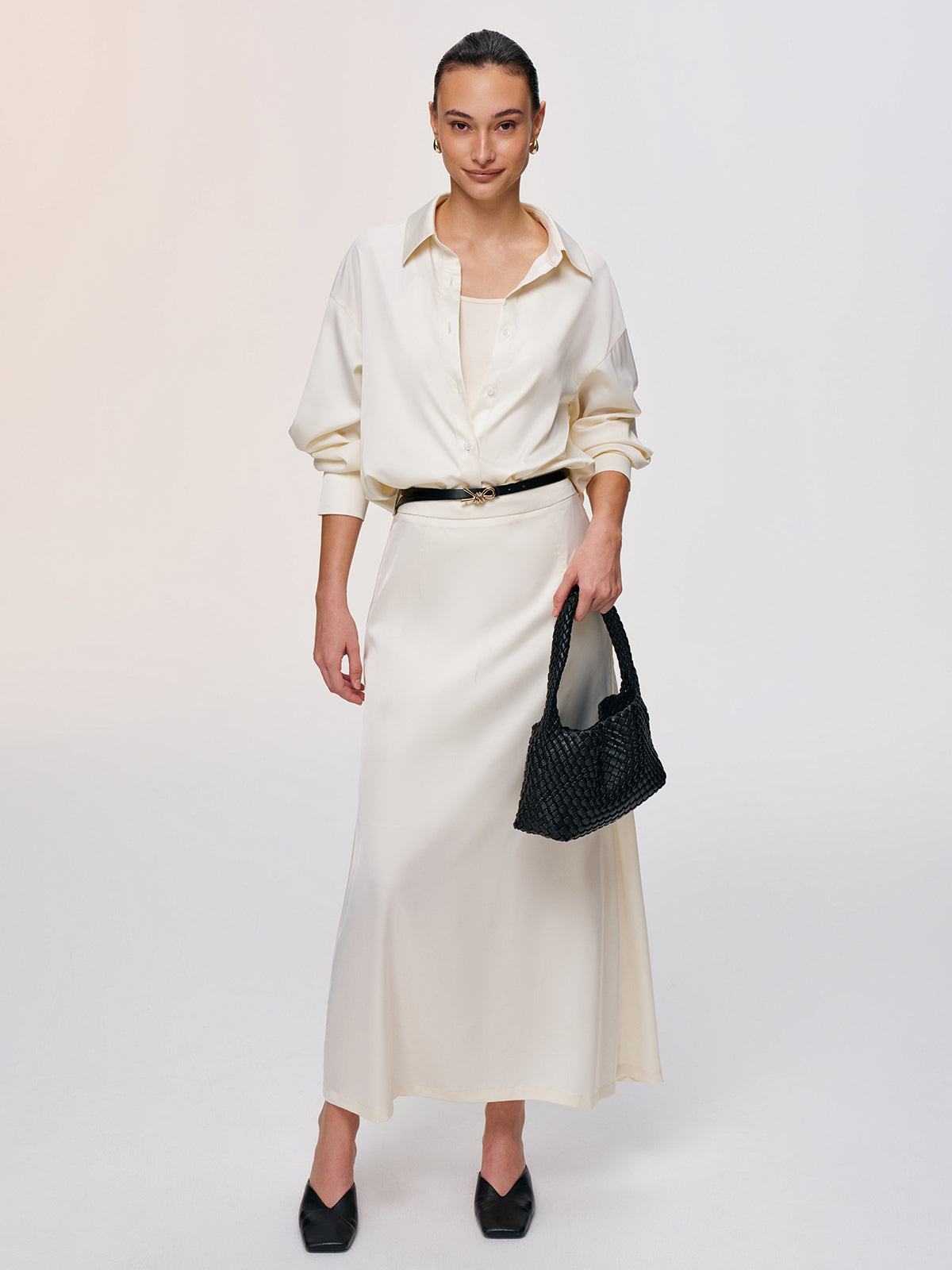 Ensemble 3 pièces débardeur, chemise en satin et jupe midi