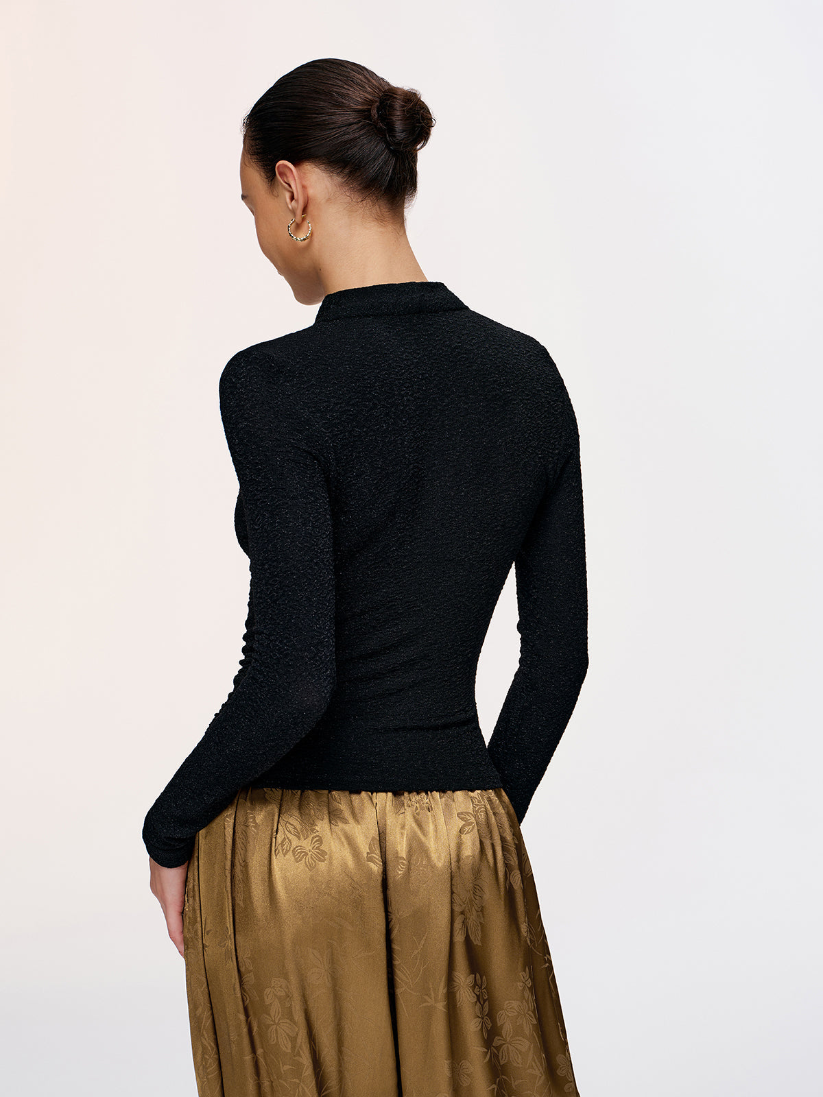 Asymmetrisches One-Shoulder-Glitzer-Stricktop