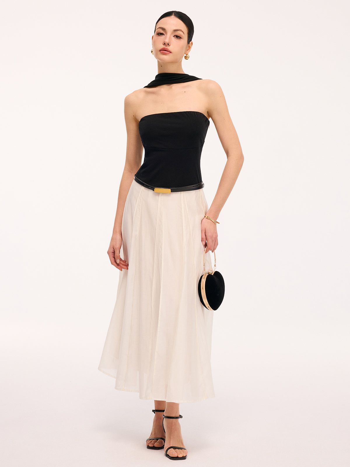 Robe longue dos nu à licou, design color-block et empiècements