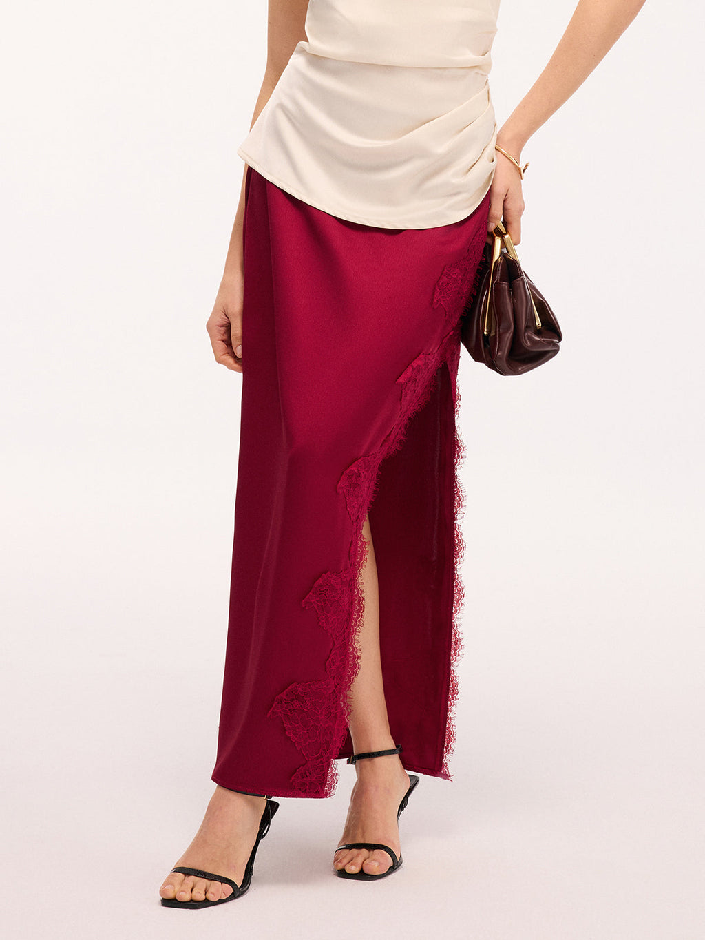 Satin-Maxirock mit seitlichem Schlitz und Spitzenbesatz