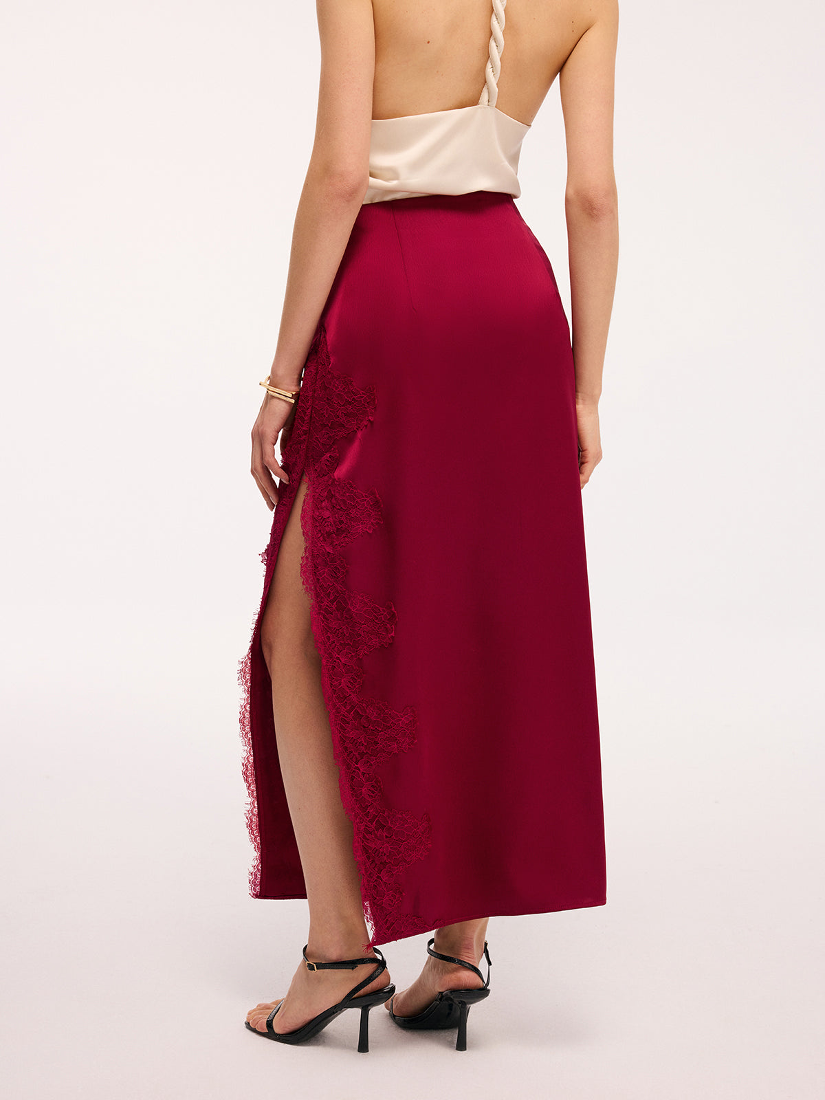 Satin-Maxirock mit seitlichem Schlitz und Spitzenbesatz
