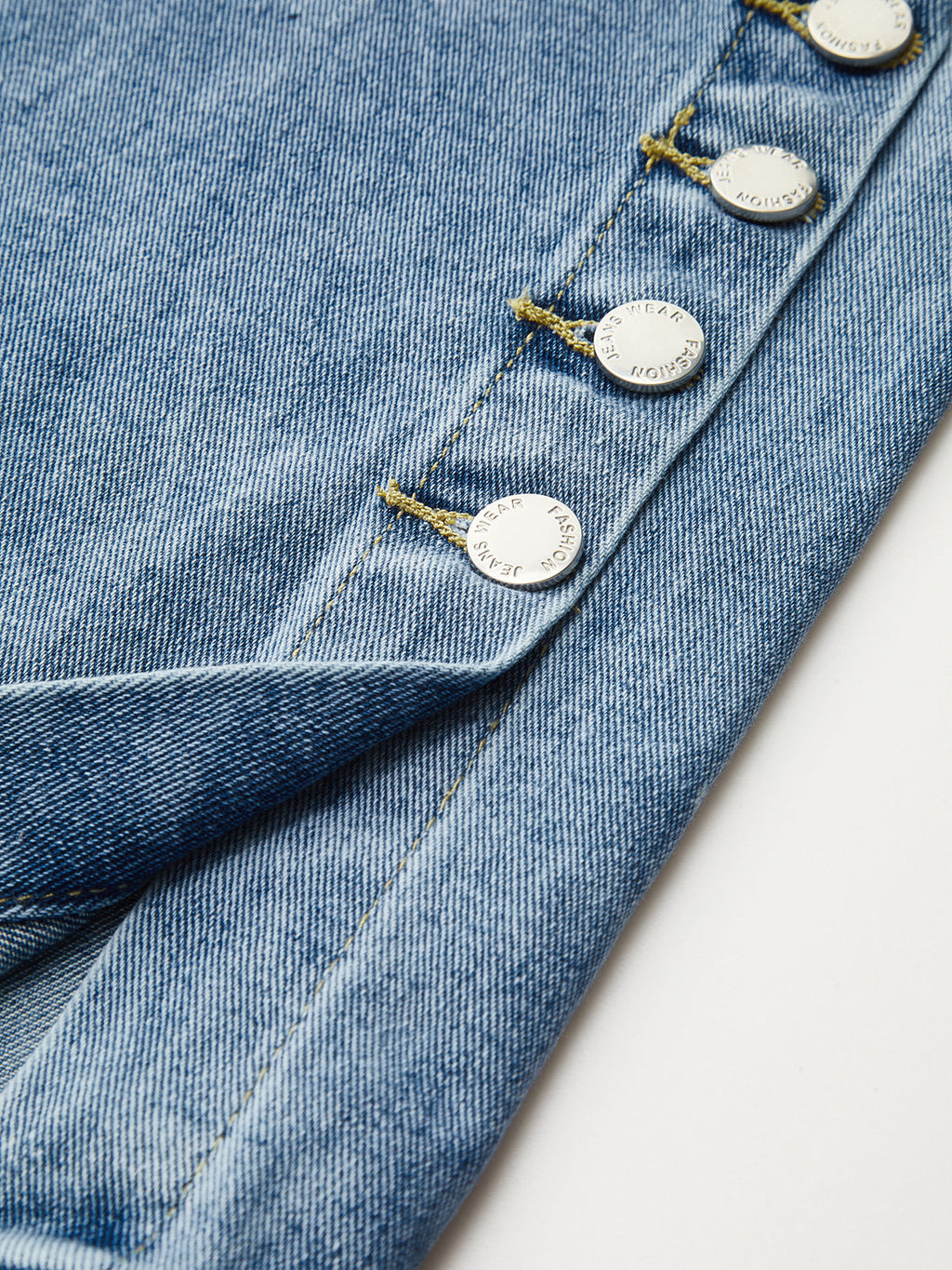 Jean large taille haute avec détails boutonnés