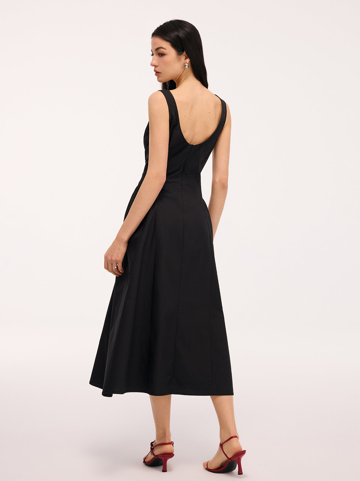 Ärmelloses Maxikleid aus Baumwolle mit Regenschirmsaum und Rückenausschnitt