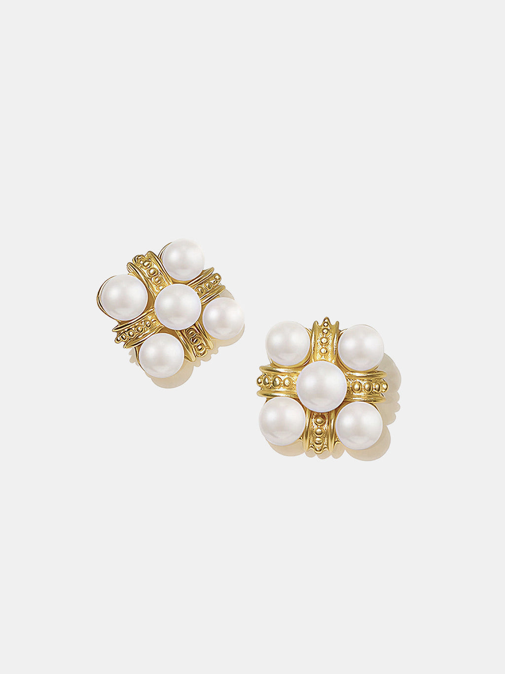 Boucles d'oreilles clous grappe de perles