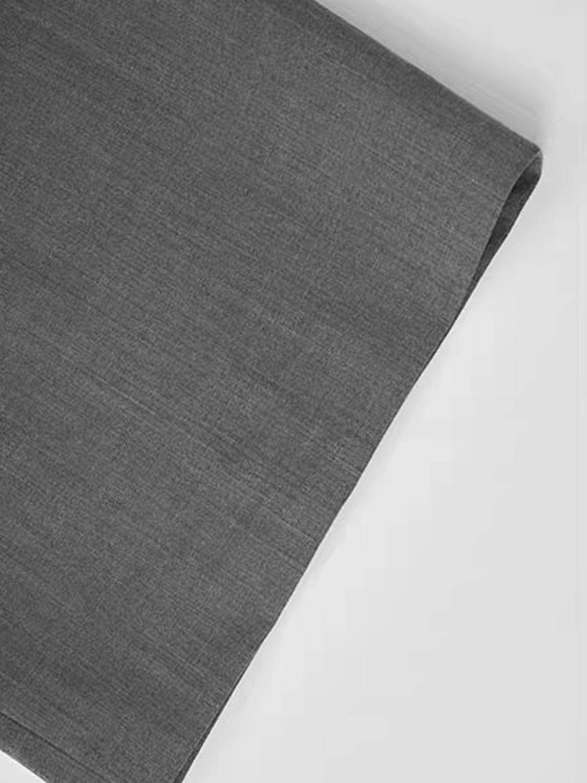 Asymmetrische Faltenhose mit weitem Bein