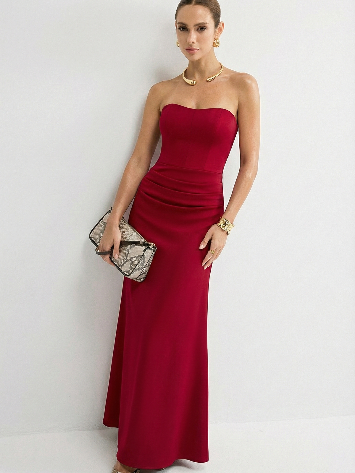 Trägerloses Satin-Maxikleid