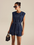 Gürtel-Jeans-Set: Ärmellose Weste & Shorts